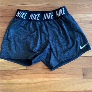 Nike Dry-Fit Girl’s Lg shorts